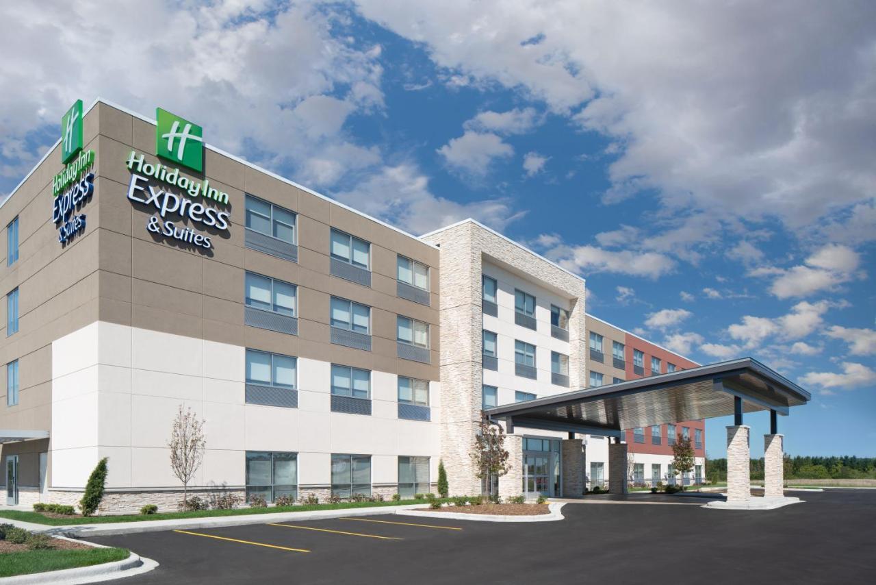 Holiday Inn Express & Suites - Elkhorn - Lake Geneva Area By Ihg Экстерьер фото