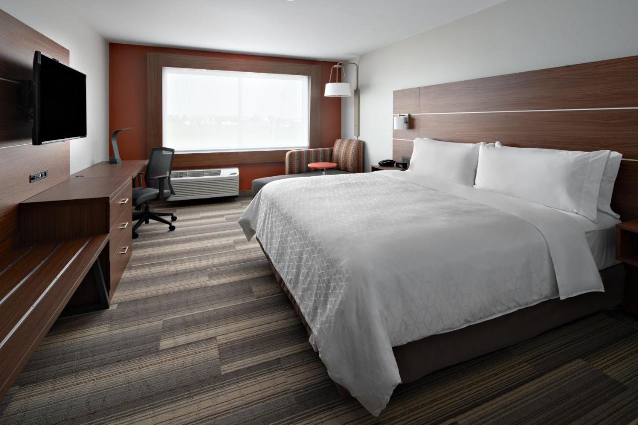 Holiday Inn Express & Suites - Elkhorn - Lake Geneva Area By Ihg Экстерьер фото